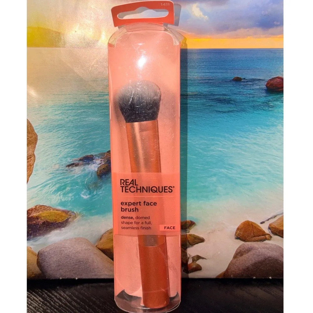 Real Techniques Expert Face Brush 200 Foundation Makeup Brush New 1411